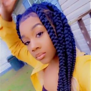 Meet your Posher, Nae